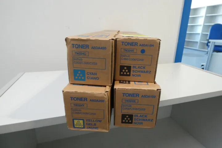 4x bizhub Toner